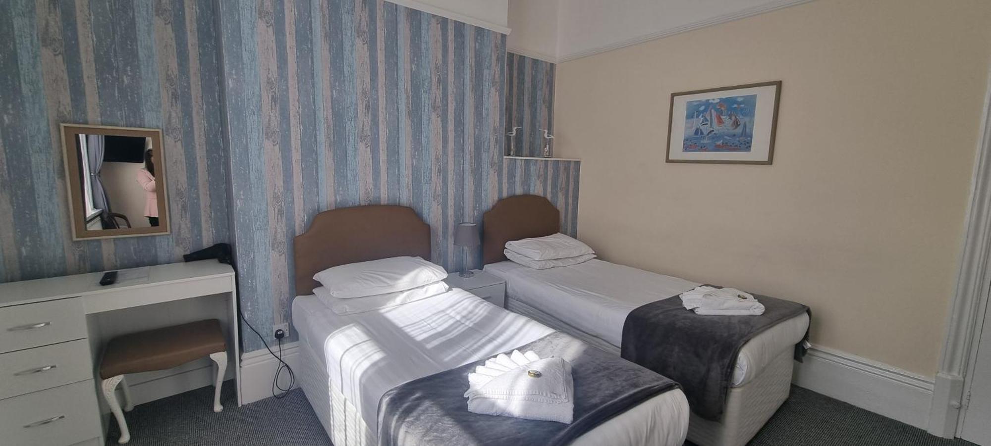 Royal Pier Hotel Sandown Exterior photo